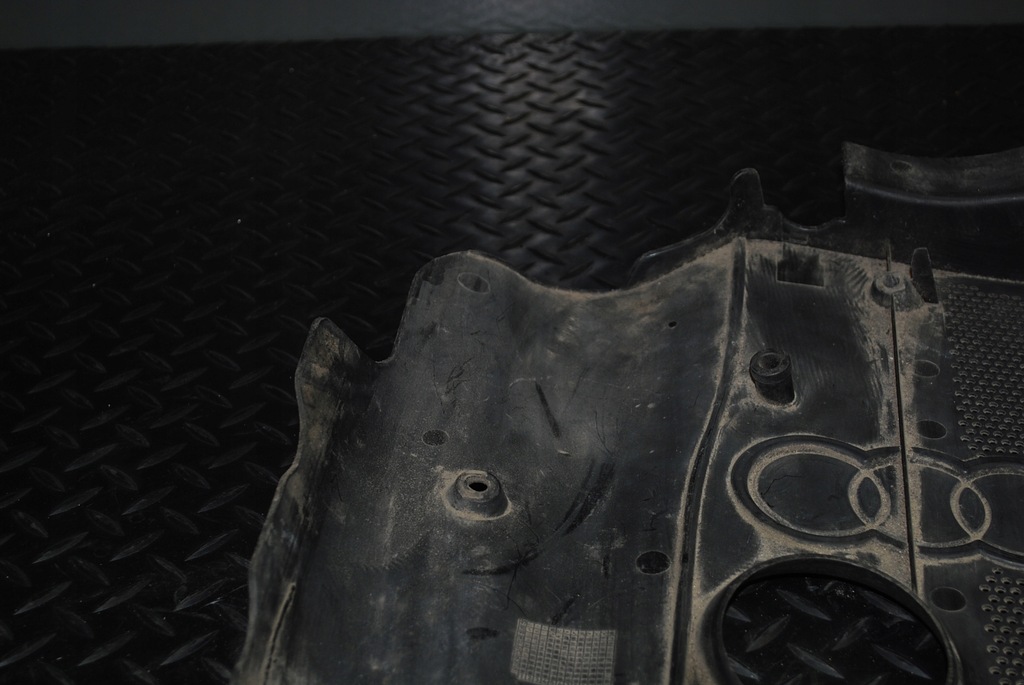 фото №14, Audi a6 c5 кришка двигуна захист 058103724j