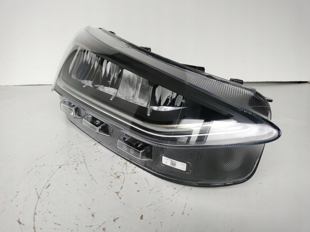 Купити Фара правий фара ford focus mk4 22- рестайлінг  full led