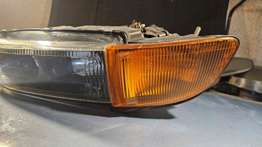 фото №10, Лампа фара поворотник правий перед передня mitsubishi galant viii 8