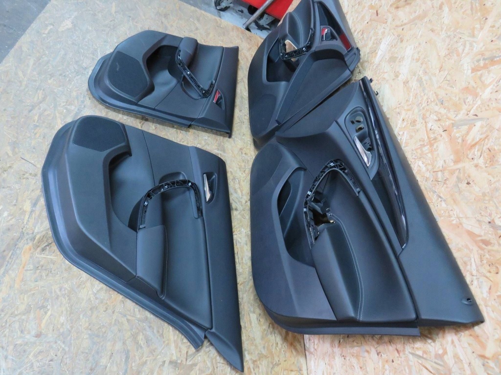 Opel insignia a рестайлинг  универсал обивка обшивка дверь комплект ангельcьки с Разборки