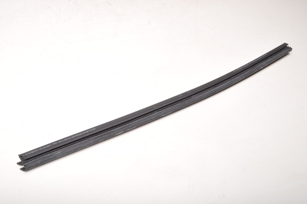 фото №1, Bentley bentayga прокладка дверь 36a839479 левый задняя