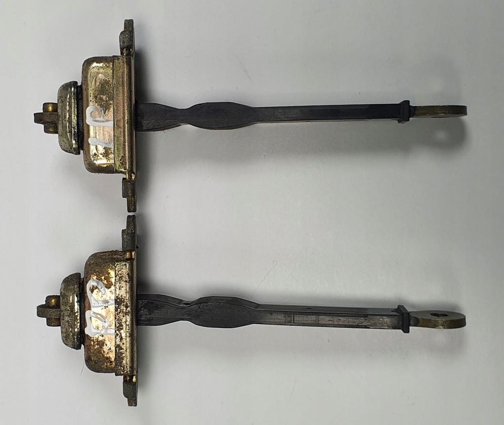 фото №1, Обмежувач двері перед передній volvo v40 s40 i