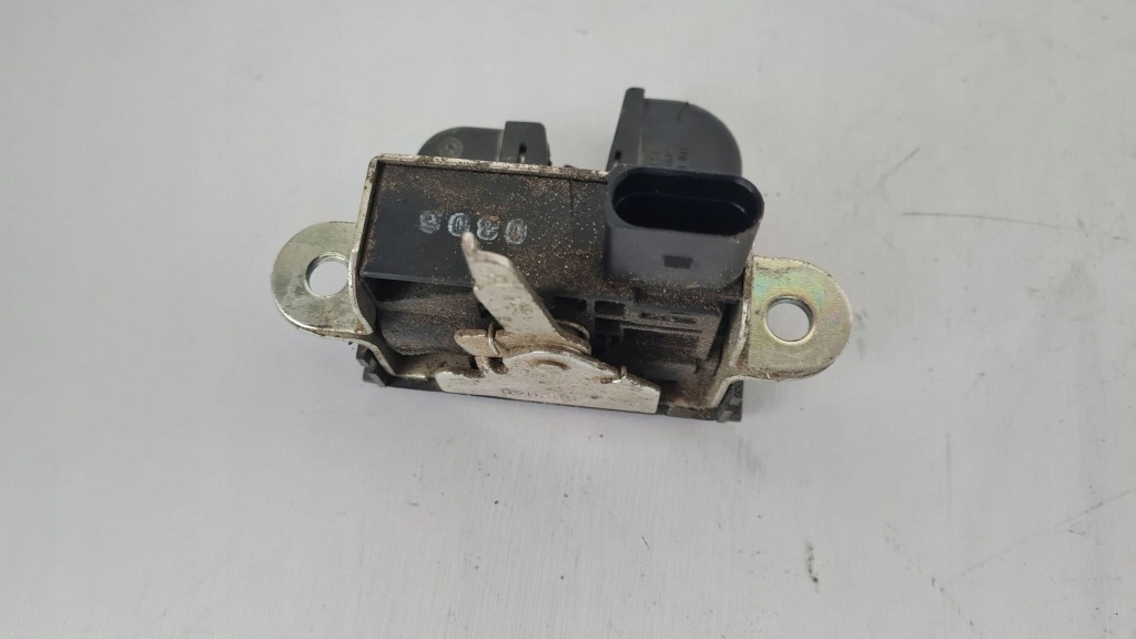 Замок багажника volkswagen touran i 100205 европа Недорого