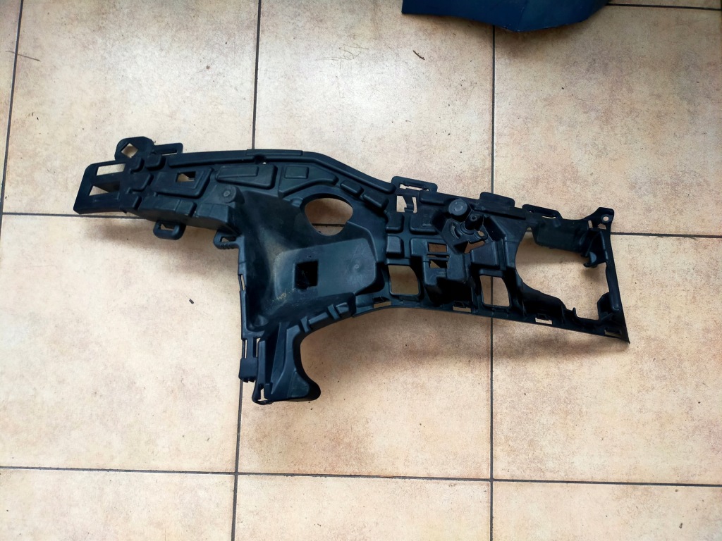 Направляющая кронштейн бампера передний левый volvo v90 2017- cc оригинальный номер 32227396 в Украине