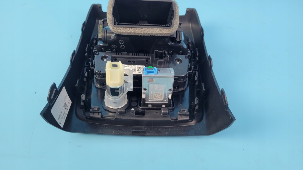 фото №9, Bmw 3' g20 g21 решётка туннель среднего задняя 6806816