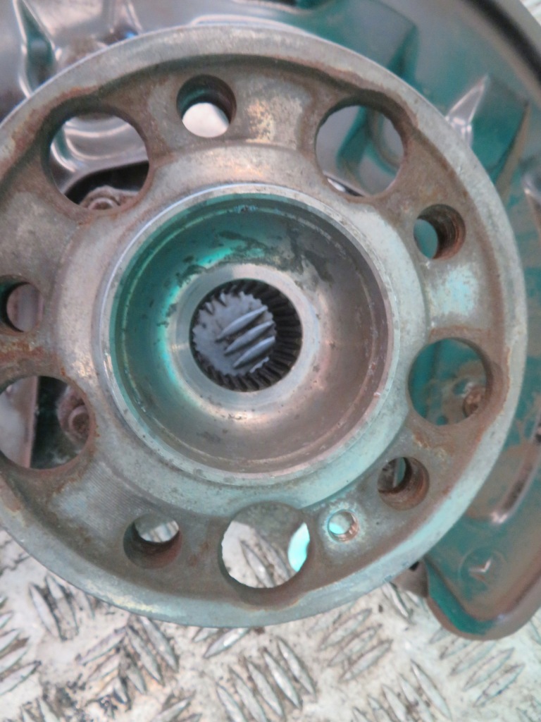 Поворотный кулак ступица левый задний mercedes glc w253 3.0 amg 18r в Украине