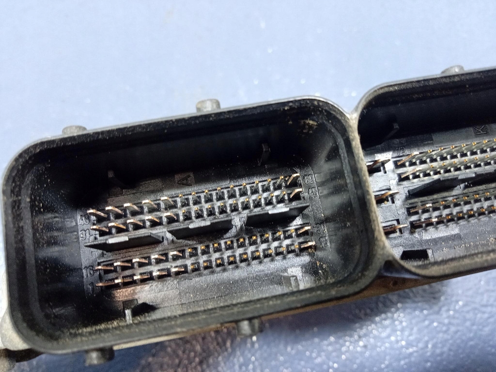 Alfa romeo 159 1.9 jtd 150km блок управления двигателя 51812908 в Украине