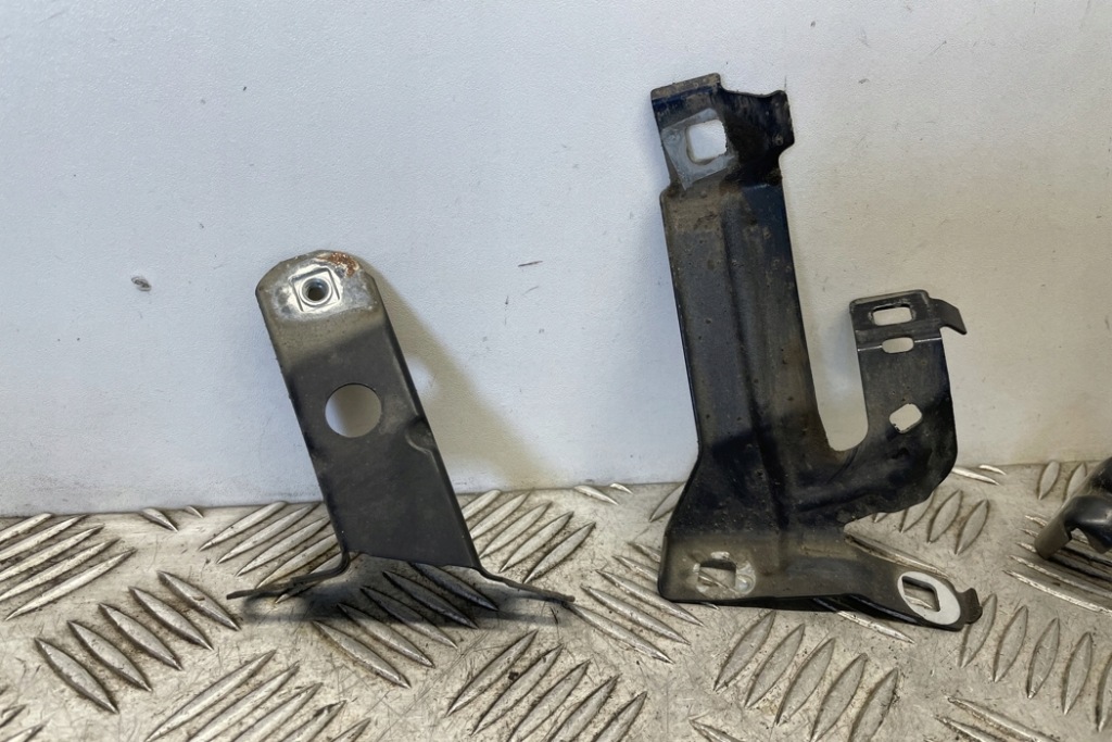 фото №8, Кронштейн передній lewego крила bmw 4 gran coupe f36 7255821 3.0l