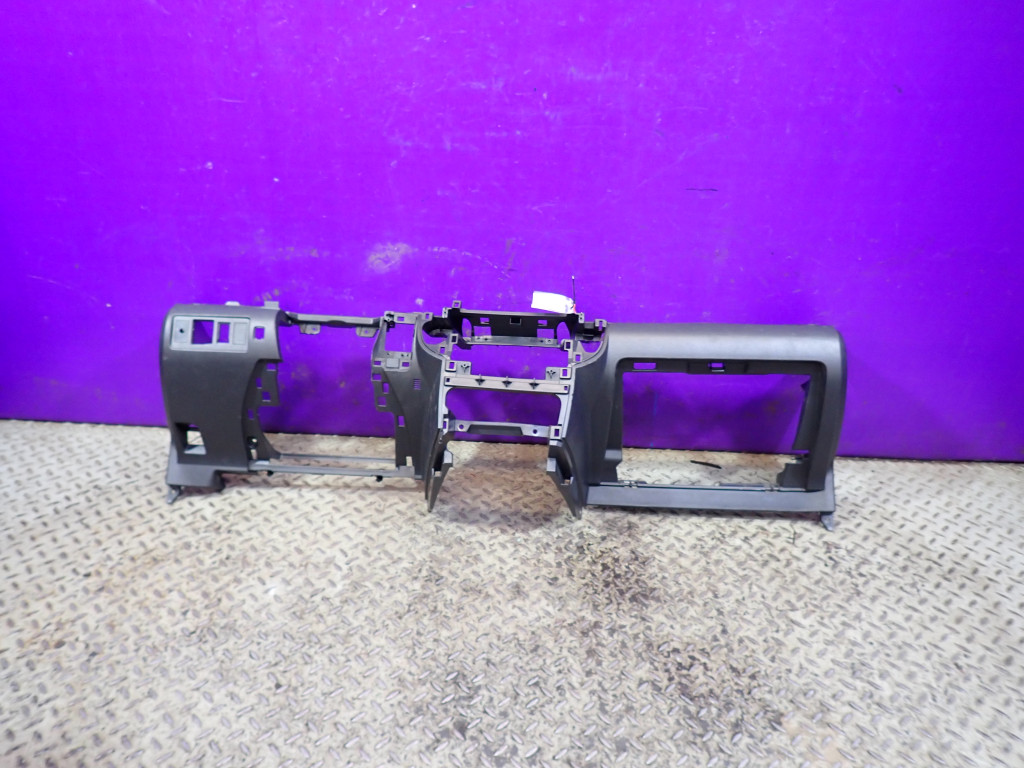 фото №10, Toyota corolla verso ii панель приладів приладова панель приладів kpl верхній i нижня частина