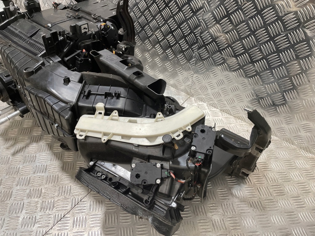 фото №6, Обігрівач повітродувка корпус балка комплект audi a6 s6 c8 europa 4k1820902a