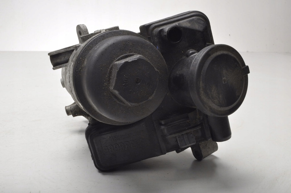 фото №8, Volvo s40 ii 2.5 t5 корпус фильтра масла 31338685