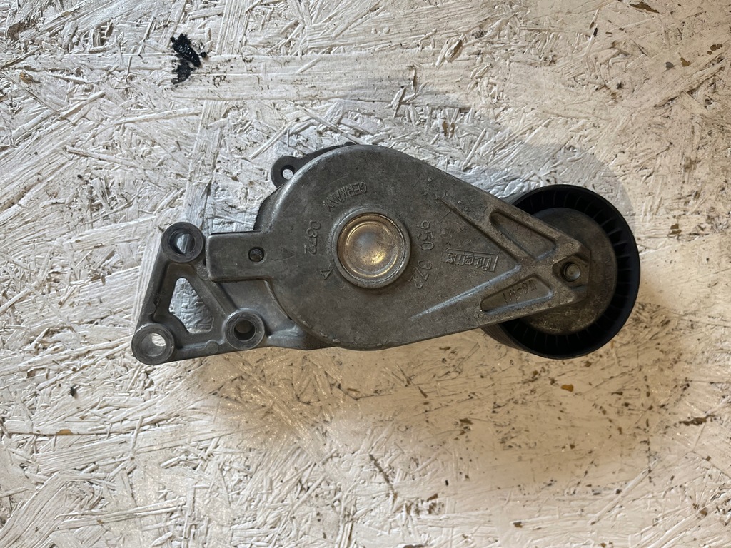 фото №2, Натягувач ролик ремінь клиновий vw transporter t5