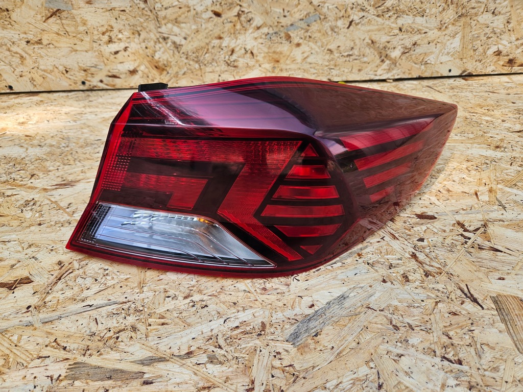 фото №1, Hyundai elantra vi лампа задняя правая задняя