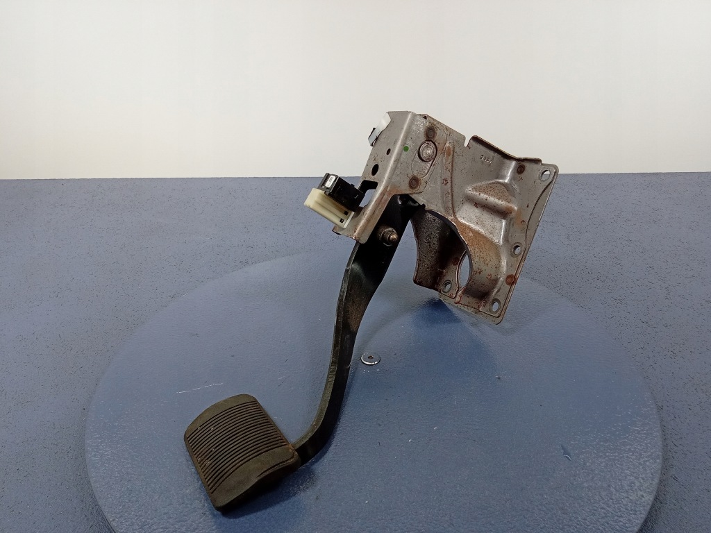 фото №2, Jeep compass i педаль тормоза автоматическая коробка передач