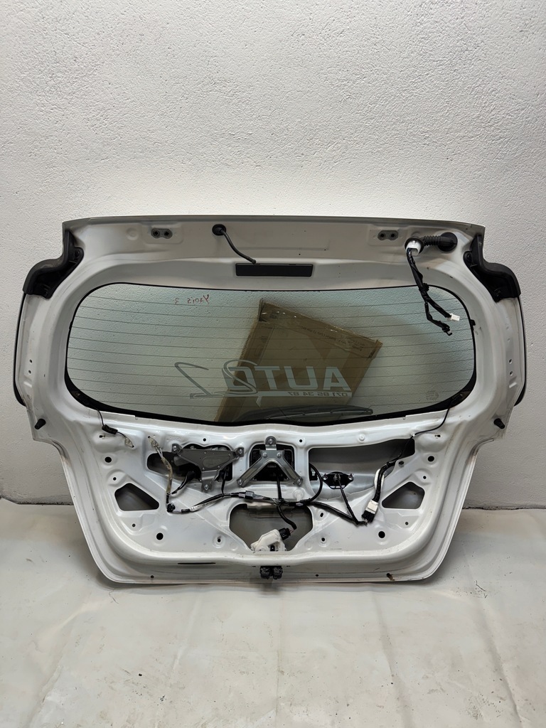 фото №6, Кришка багажника задня задня toyota yaris iii hybrid 2011-2017 rok