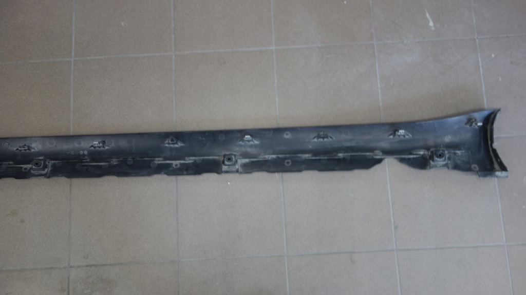 Tesla 3 3 17-23 молдинг порог правый  порог Киев