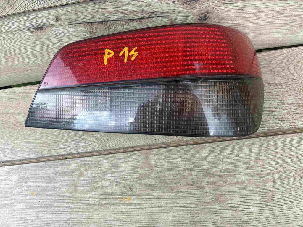 фото №1, Лампа задняя правая правый задняя тонированная peugeot 306