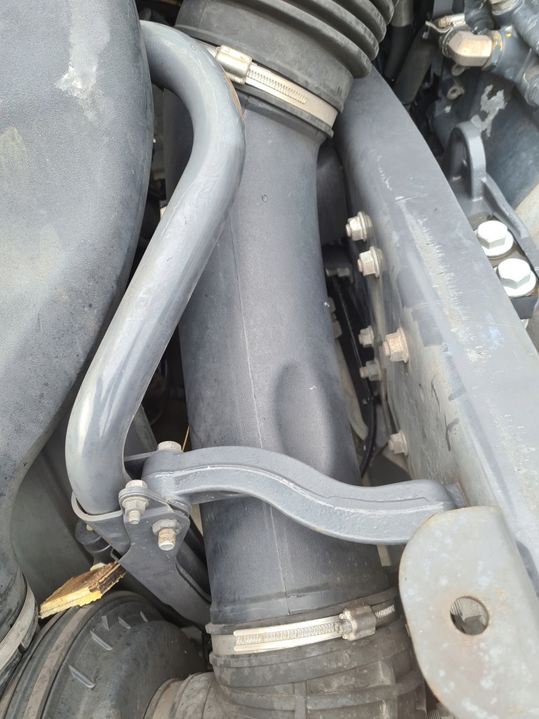 фото №1, Труба воздухозаборник соединитель фильтра воздуха volvo fl ii euro 6 renault gama d d8k