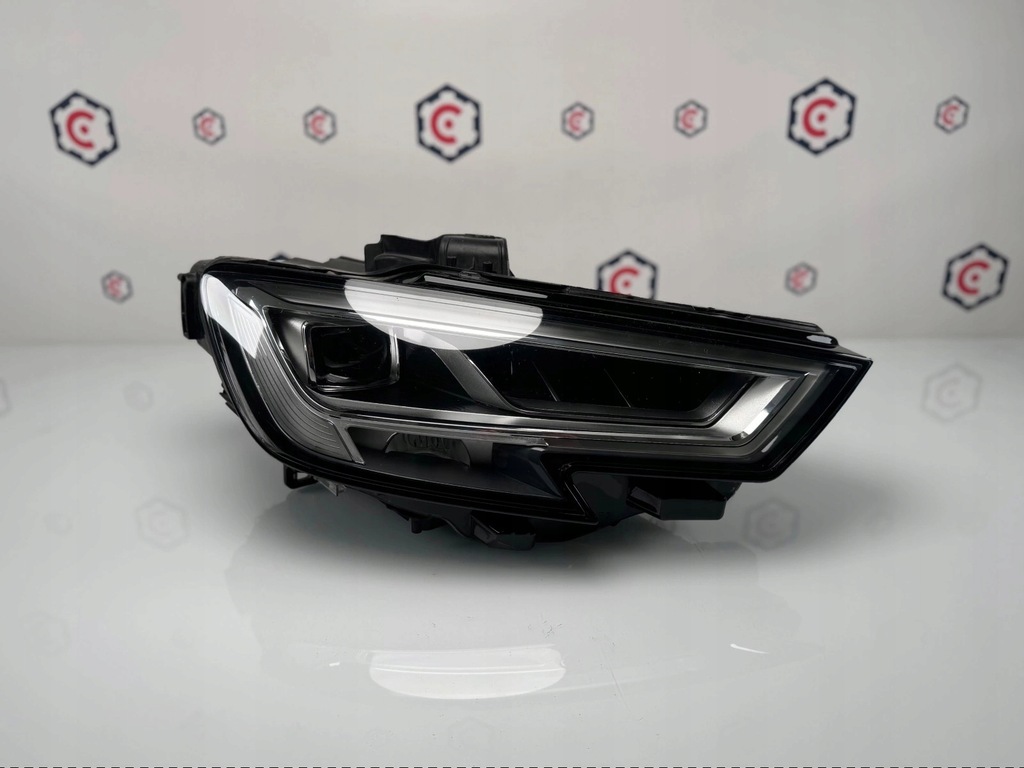 фото №1, Лампа правая перед audi a3 8v lift matrix