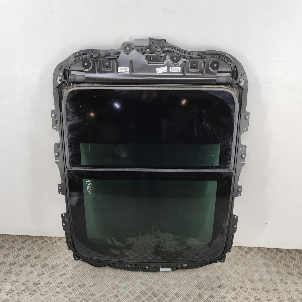 Купить Audi e-tron 2019 люк комплект