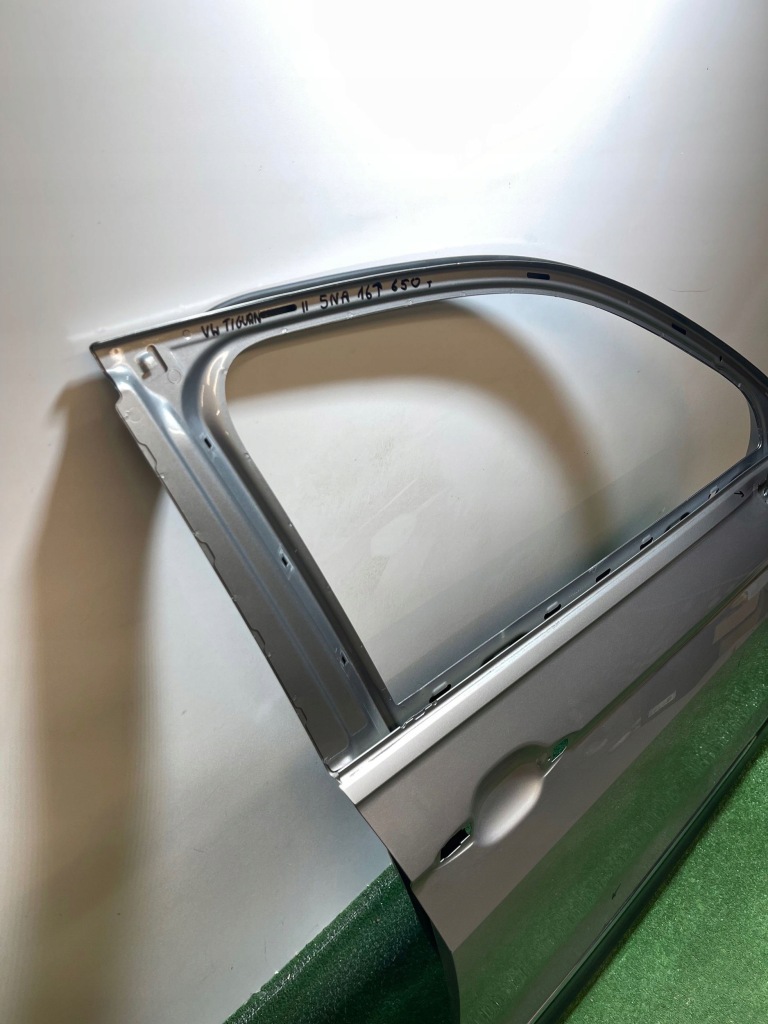 Двері передні праве volkswagen tiguan ii 16- Зі Шроту