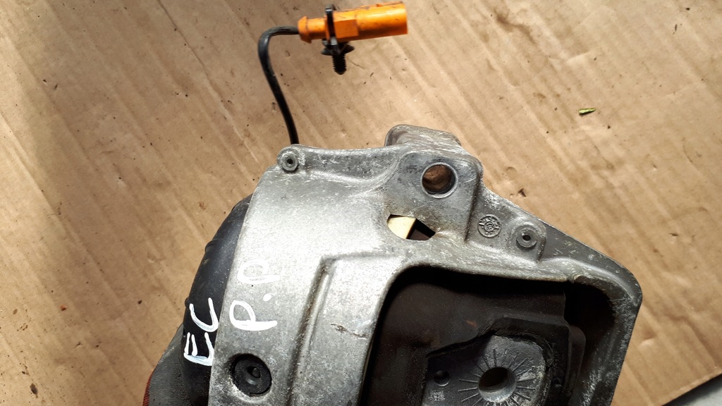 фото №6, S4 b8 подушка двигателя 3.0 tfsi 8k0199381ec s5