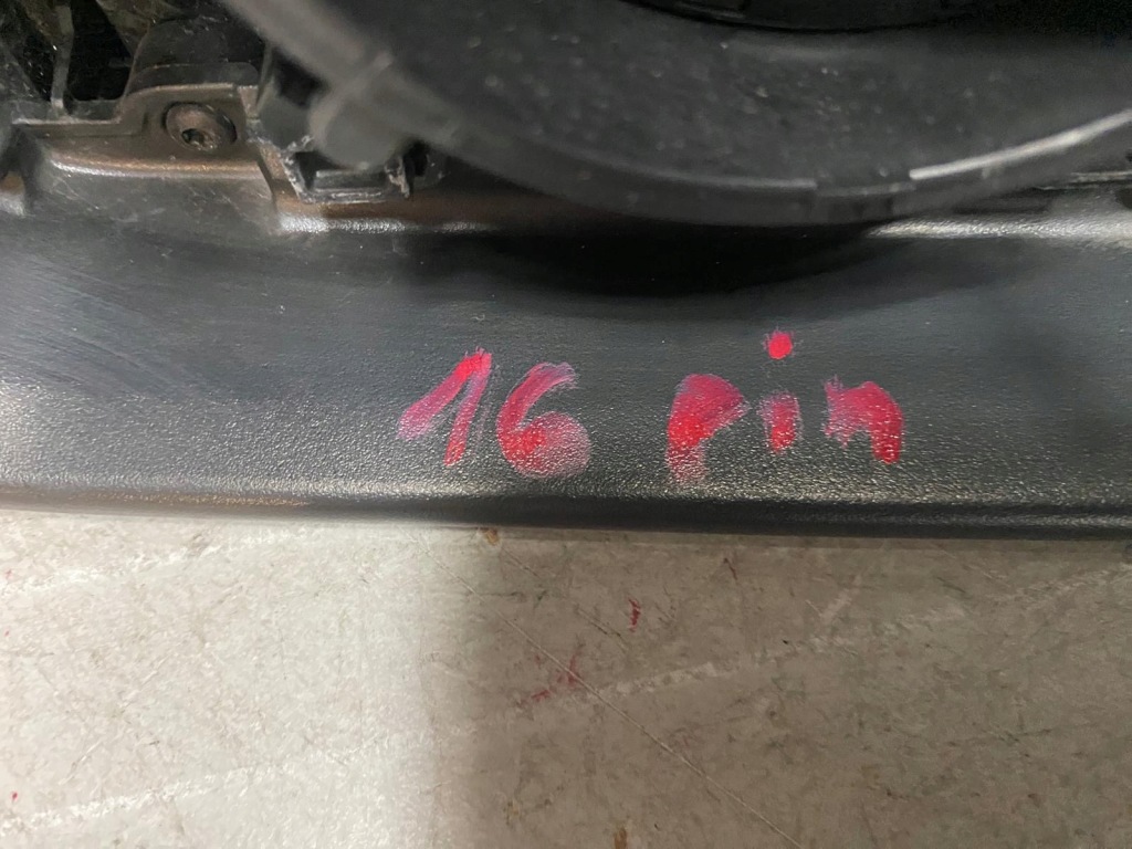 Зеркало левая mercedes eqa 16 pin камера 8 + 8 Доставка