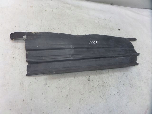 Chrysler 200c накладка радиатор ветрозащитный экран нижний Оригинал