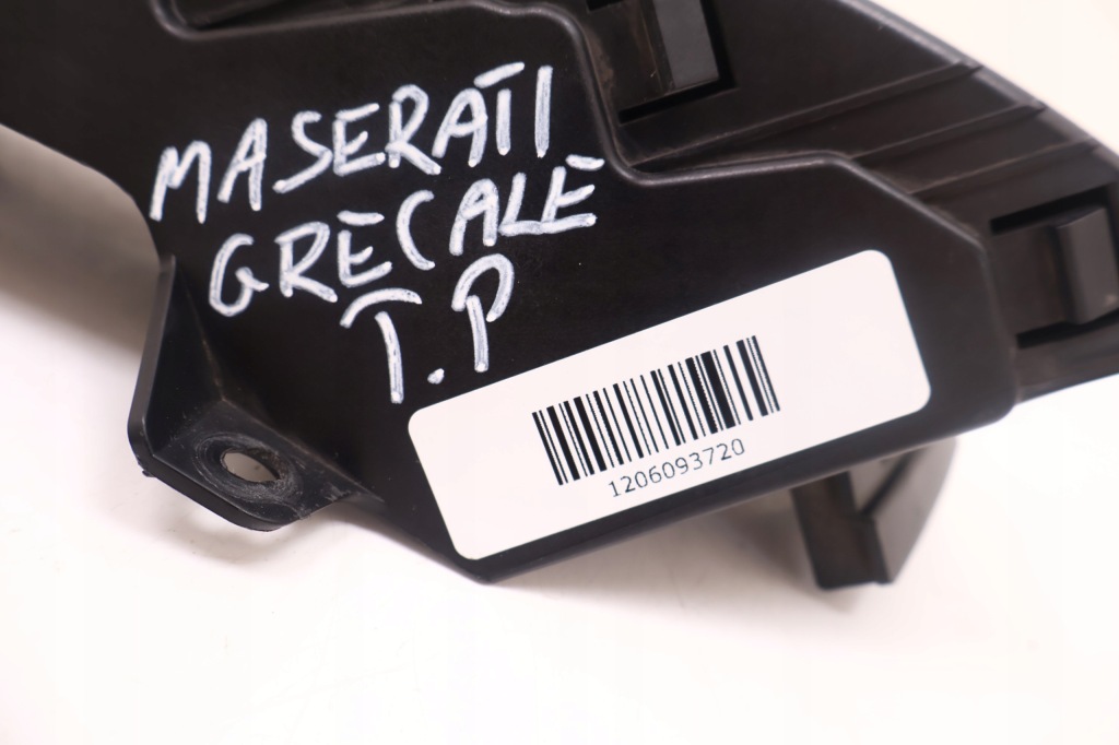 фото №8, Maserati grecale направляющая бампера правый задняя 670157222