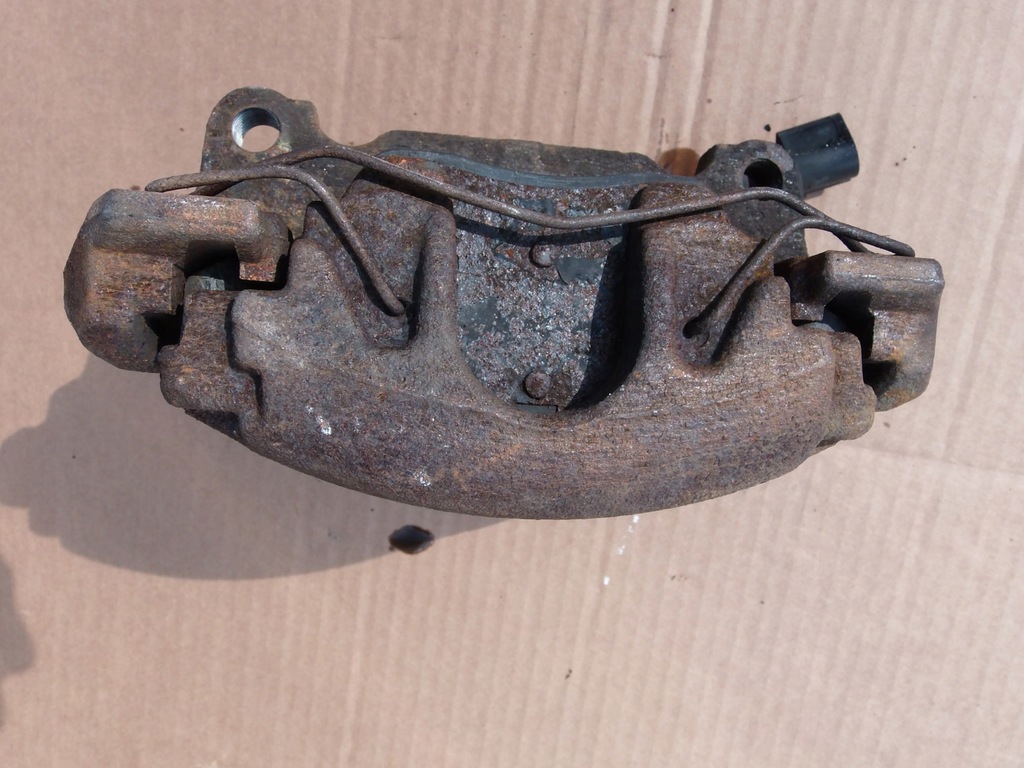 фото №4, Супорт гальмівний лівий перед vw caddy iii 2,0 tdi