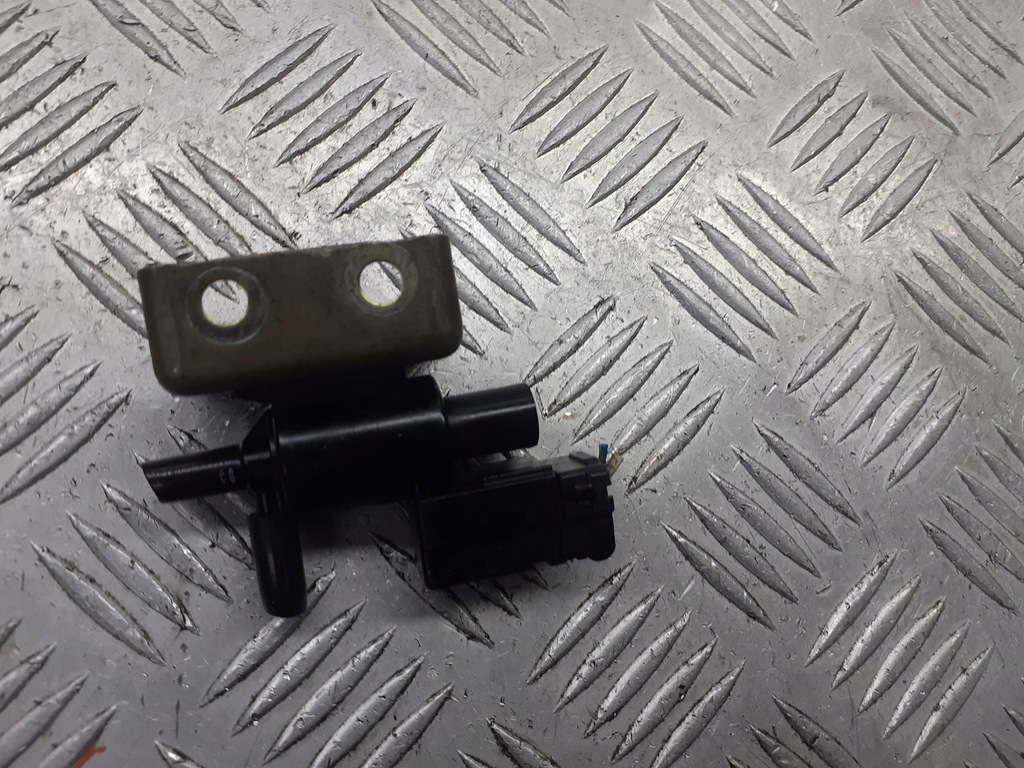 фото №1, Клапан вакуумa mazda premacy 2.0 k5t49091