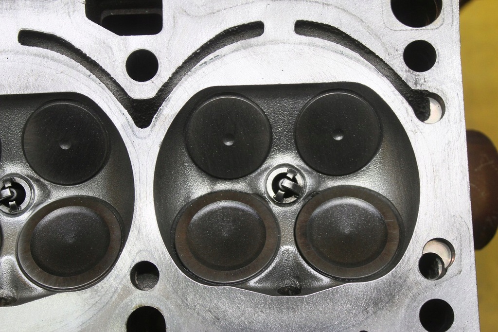 фото №12, Головка ліва s6 c6 a8 s8 07l103373ab 5.2 fsi