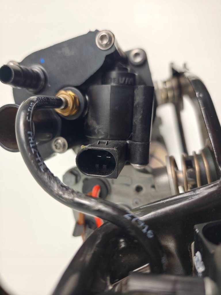 Компрессор насос компрессор подвеска bmw f16 x5 f15 f85 f86 6875177 Доставка