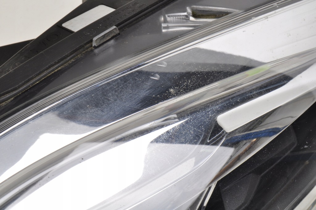 Volvo v40 2 фара правий передня правий перед uk full led 31677021 в Україні