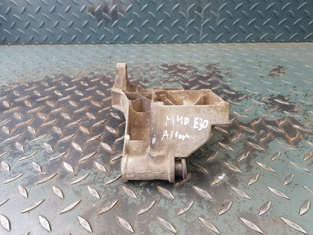 Кронштейн кронштейн генератора 1 721 865.9 bmw e30 316i 318i m40 Київ