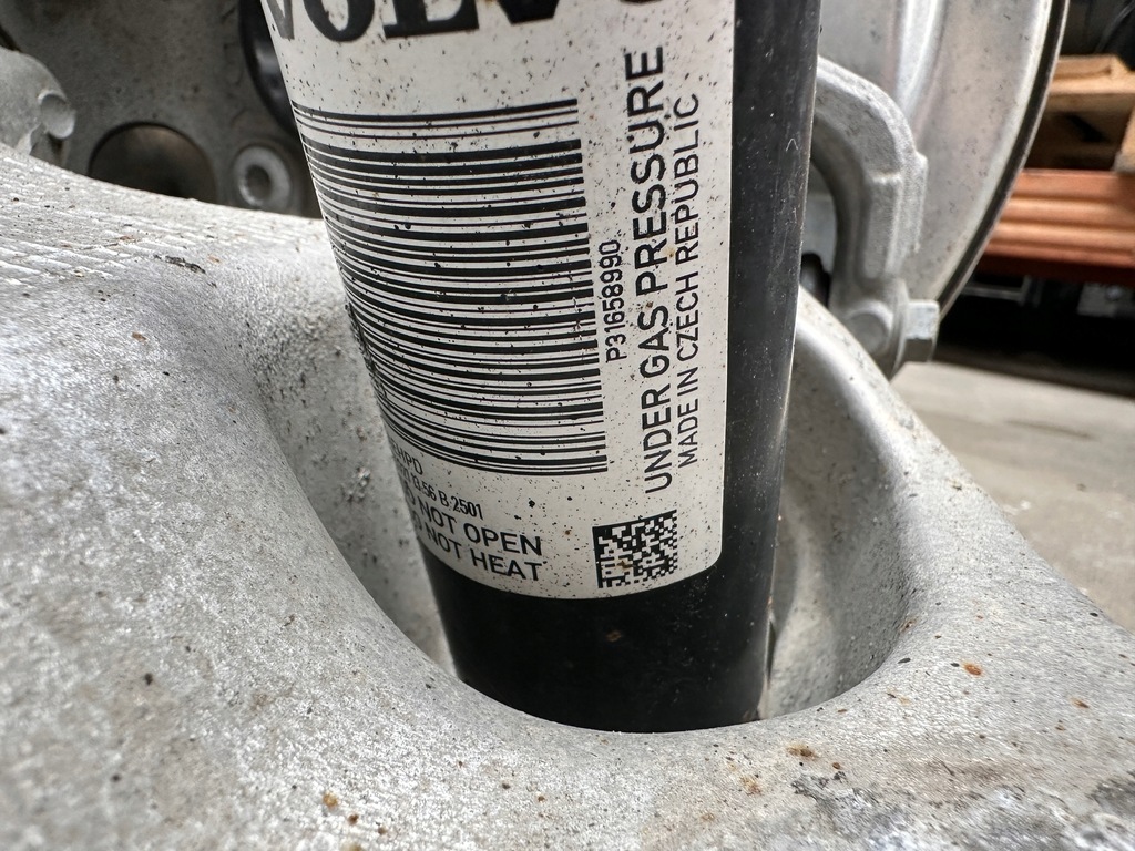 фото №7, Volvo v60 cross & country awd подвеска правое задние рычаг поворотный кулак