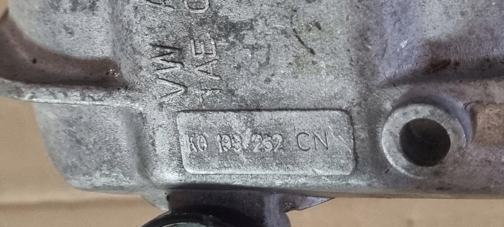 фото №5, Подушка кронштейн двигателя 1k0199252cn jak nowa