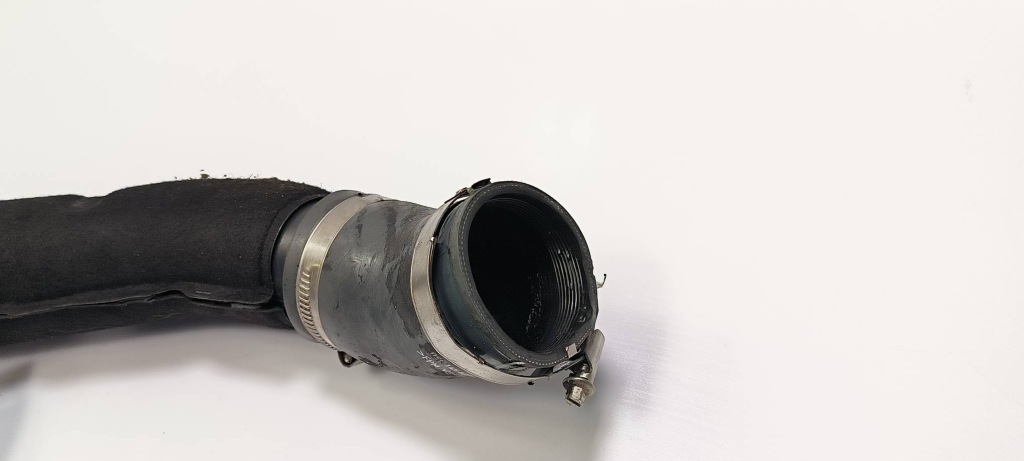 Шланг труба воздухозаборник 05l145828d skoda karoq facelifting в Украине