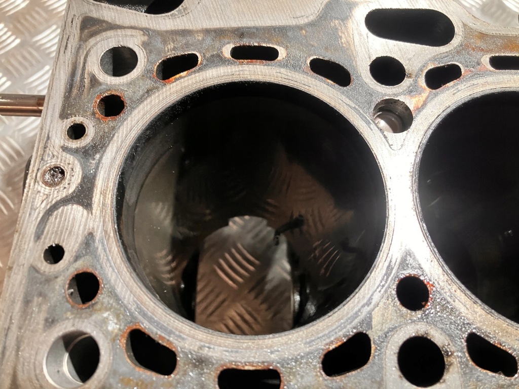 Блок двигуна mercedes gla x156 2.2 cdi 651930 Ціна