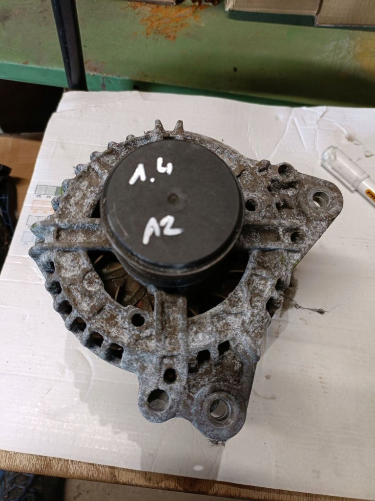 Купити Генератор vw audi 1.4tdi 045903023a bosh 120a