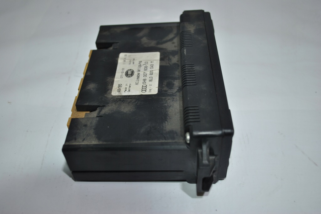 фото №4, Панель обдув audi a3 8l 8l0820043m