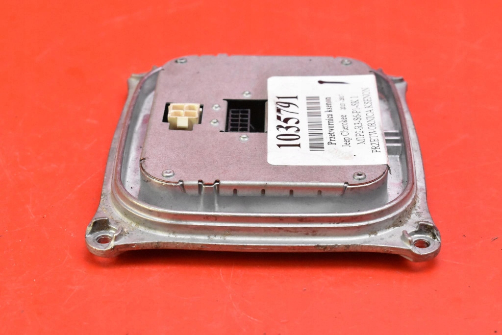 Блок запалювання ксенон ксенон ліва 130732948901 jeep cherokee 5 v kl 13-17 в Україні