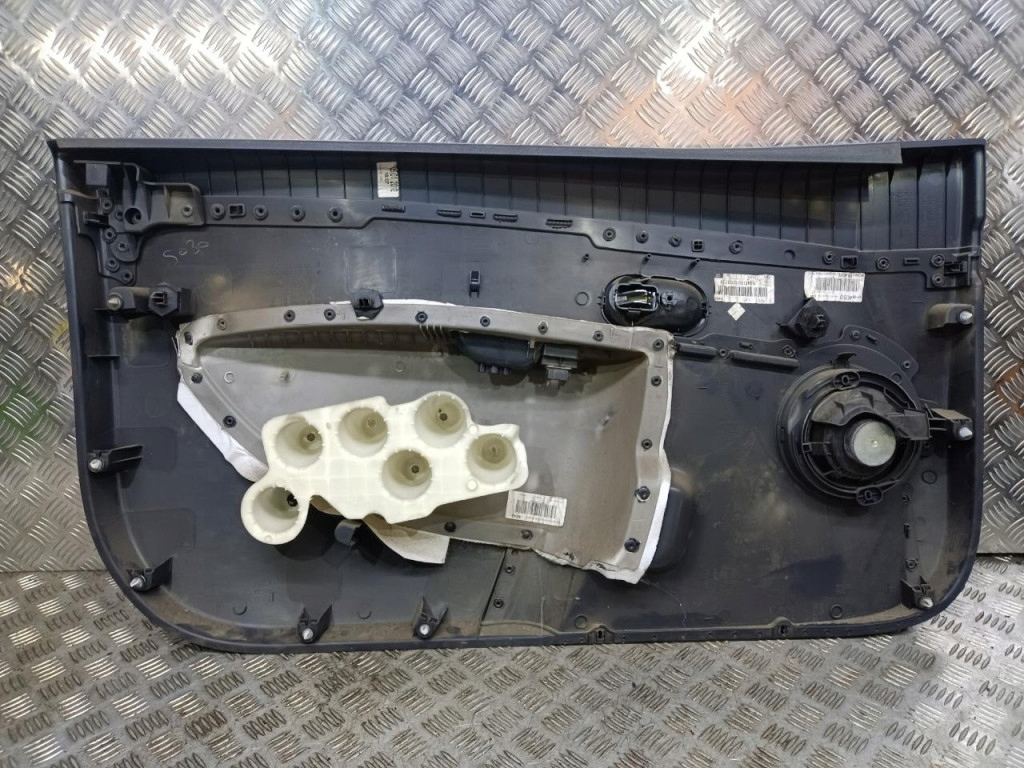 фото №4, Renault clio iii 3d обивка дверь правый перед