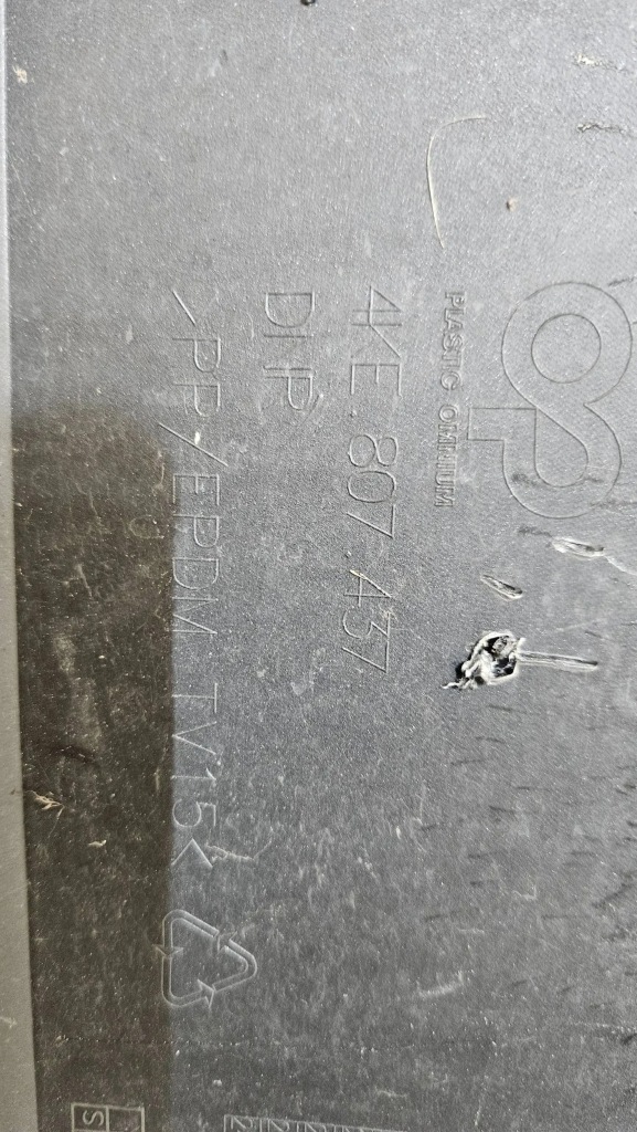 фото №13, Бампер перед передний решётка радиатора решётка радиатора audi e-tron 4ke807437