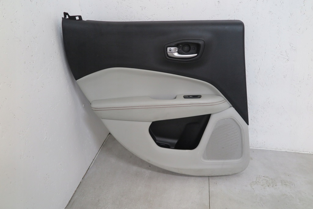 фото №1, Обшивка дверь левый задняя jeep compass ii