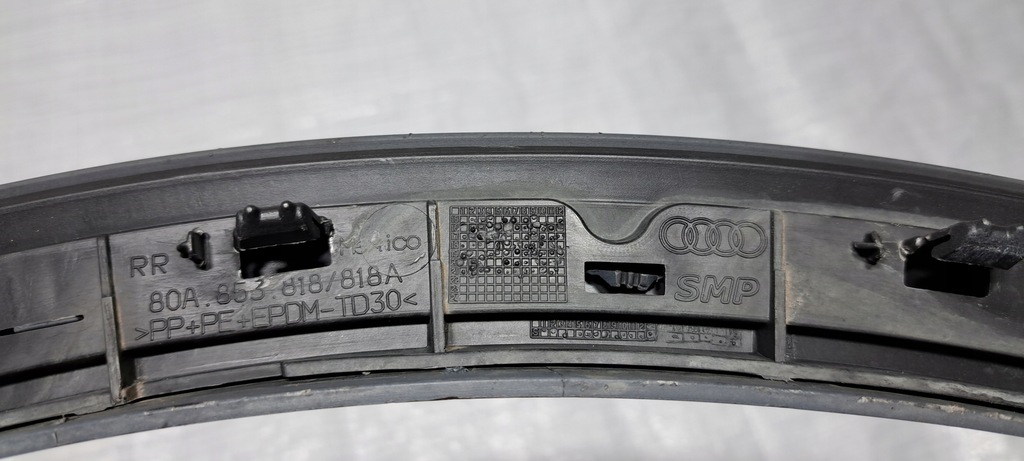 фото №10, Audi q5 молдинг крыло правый задняя 80a853818a