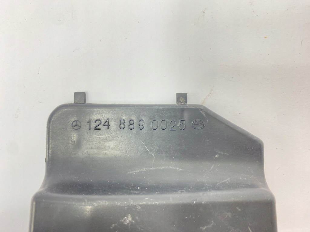 фото №10, Защита пластик фаркопа замка капот mercedes w124 1248890025