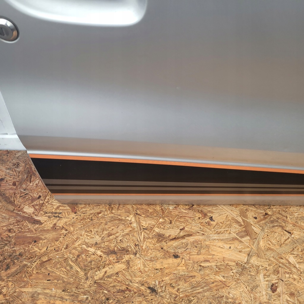 фото №7, Дверь передние перед правое dacia spring молдинг