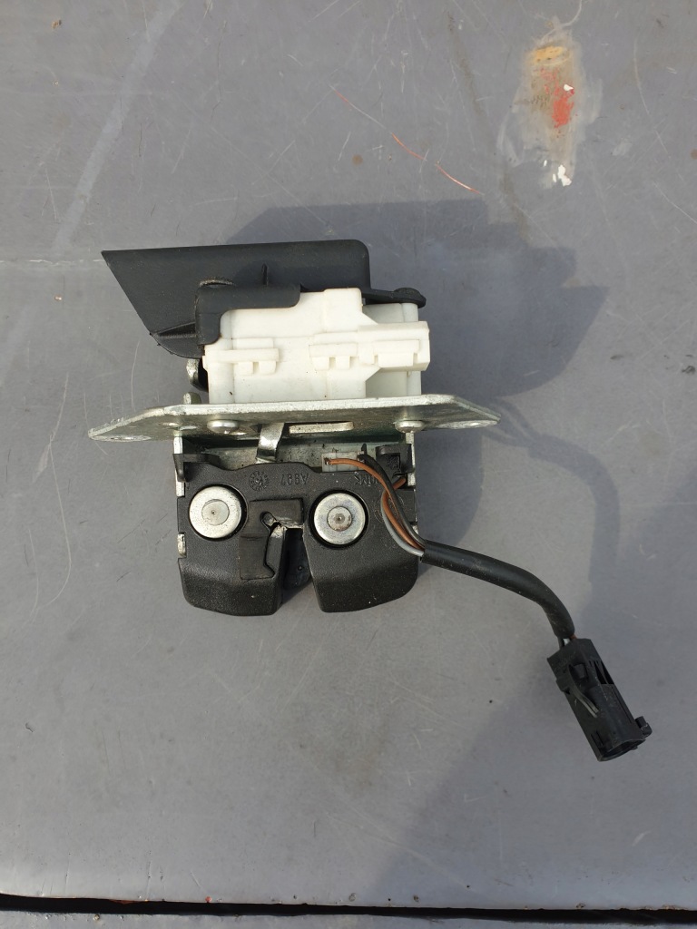 Купити Alfa romeo оригінальний номер багажника