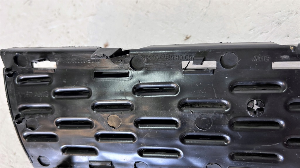 фото №8, Mercedes gle w167 amg решётка средняя бампера передний